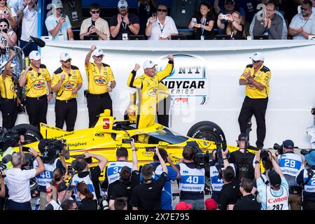 Speedway, Indiana, Stati Uniti. 19 maggio 2024. SCOTT MCLAUGHLIN (3) di Christchurch, nuova Zelanda, vince la pole per la 108a corsa della 500 miglia di Indianapolis sul circuito di Indianapolis, IN. (Credit Image: © Walter G. Arce Sr./ASP via ZUMA Press Wire) SOLO PER USO EDITORIALE! Non per USO commerciale! Crediti: ZUMA Press, Inc./Alamy Live News Foto Stock