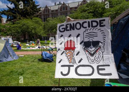 Seattle, Stati Uniti. 19 maggio 2024, Seattle, Washington, Stati Uniti: Circa il 60% degli accampamenti di protesta studentesca rimane nella cosiddetta ''Università popolare per la zona liberata di Gaza'' dopo che i manifestanti hanno raggiunto un accordo con l'amministrazione nel Quad del campus dell'Università di Washington a Seattle, Washington, USA, domenica 19 maggio, 2024. venerdì è stato annunciato che i manifestanti avevano raggiunto un accordo con l'università per porre fine all'accampamento dopo quasi un mese di protesta. Al suo apice, l'accampamento aveva più di 130 tende. Crediti: ZUMA Press, Inc./Alamy Live News Foto Stock