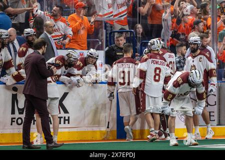 18 maggio 2024: I giocatori degli Albany Firewolves si prendono cura di loro dopo aver perso il campionato NLL contro i Buffalo Bandits. I Buffalo Bandits ospitarono gli Albany Firewolves in gara 2 delle finali della National Lacrosse League al KeyBank Center di Buffalo, New York. (Jonathan tenca/CSM) Foto Stock