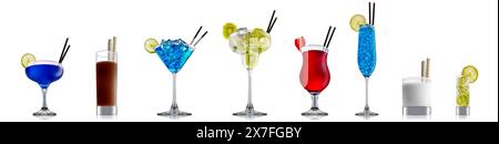 Set di cocktail con decorazioni di frutta e paglia colorata isolata su sfondo bianco. Foto Stock