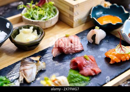 Sushi Omakase al ristorante giapponese Kibako, Londra, Inghilterra Foto Stock