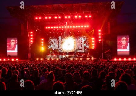 Verona, Italia. 19 maggio 2024. Antonello Venditti, pseudonimo di Antonio Venditti, si esibisce sul palco dell'Arena di Verona per la sua prima esibizione dal vivo del suo nuovo tour ''notte prima degli esami - 1984-2024 40th Anniversary'' il 19 maggio 2024 a Verona. (Foto di Roberto Tommasini/NurPhoto) credito: NurPhoto SRL/Alamy Live News Foto Stock