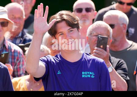 Broenderslev, Danimarca. 20 maggio 2024. Crown Prince Christian corre per un chilometro e mezzo circa durante la Royal Run di Broenderslev, lunedì 20 maggio 2024. La Royal Run è una corsa annuale di fitness che si svolge in diverse città danesi. La gara si tenne per la prima volta il 21 maggio 2018, in occasione del 50° compleanno del re, e da allora la famiglia reale ha partecipato alla Royal Run. Nel 2024, ci sono 95, 106 registrati a livello nazionale per la corsa di fitness che si tiene per la sesta volta. (Foto: Henning Bagger/Scanpix 2024) credito: Ritzau/Alamy Live News Foto Stock