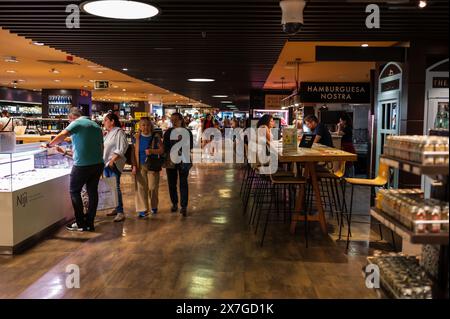 El Corte Ingles Gourmet Experience in Gran via, Madrid, Spagna Foto Stock