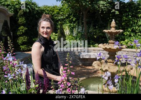 Bridgerton ha scelto Ruth Gemmell nel Bridgerton Garden, durante l'RHS Chelsea Flower Show al Royal Hospital Chelsea di Londra. Data foto: Lunedì 20 maggio 2024. Foto Stock