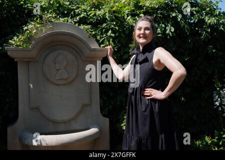 Bridgerton ha scelto Ruth Gemmell nel Bridgerton Garden, durante l'RHS Chelsea Flower Show al Royal Hospital Chelsea di Londra. Data foto: Lunedì 20 maggio 2024. Foto Stock