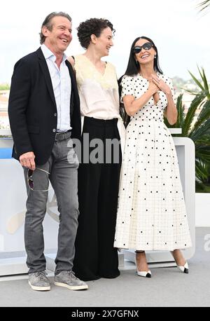 Cannes, Francia. 20 maggio 2024. La regista francese Coralie Fargeat, l'attore americano Dennis Quaid e l'attrice Demi Moore partecipano alla chiamata fotografica per la sostanza al 77° Festival di Cannes, in Francia, lunedì 20 maggio 2024. Foto di Rune Hellestad/ credito: UPI/Alamy Live News Foto Stock