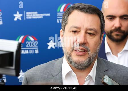 Bologna, opificio golinelli, cappa a Bologna evento l'Italia dei Sì 2023-2032 - progetti e grandi opere in Italia con il vicepresidente del Consiglio e ministro delle infrastrutture e dei trasporti, Matteo Salvini, presenterà le opere infrastrutturali strategiche per l'Italia e l'Emilia-Romagna dei prossimi anni Bologna, Italia - Cronaca - Lunedì 20 maggio 2024 ( foto Guido Calamosca/LaPresse ) Bologna, opificio golinelli, Stop in Bologna evento «l'Italia di Yes 2023-2032 - progetti e grandi opere in Italia» con il Vice Presidente del Consiglio e Ministro delle infrastrutture e Transpo Foto Stock