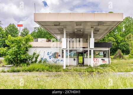 una stazione di servizio abbandonata nel tennessee orientale Foto Stock