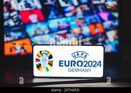 Brasile. 20 maggio 2024. In questa immagine, il logo del Campionato europeo di calcio UEFA (Euro 2024 Germania) viene visualizzato sullo schermo di uno smartphone. Campionato europeo di calcio UEFA (Euro 2024 Germania) è il principale campionato di calcio tra squadre maschili di paesi europei appartenenti alla UEFA. Credito: SOPA Images Limited/Alamy Live News Foto Stock