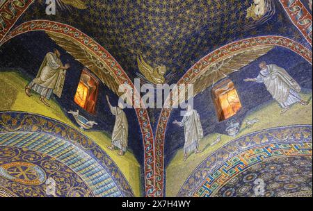 Ravenna, Provincia di Ravenna, Italia. Interno del mausoleo del V secolo, Mausoleo di Galla Placidia. Il Mausoleo è uno degli otto ea Foto Stock