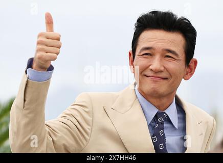 Cannes, Francia. 20 maggio 2024. L'attore Hwang Jung-min posa durante una chiamata fotografica per il film 'Veteran 2' al 77° Festival di Cannes, nel sud della Francia, 20 maggio 2024. Crediti: Gao Jing/Xinhua/Alamy Live News Foto Stock