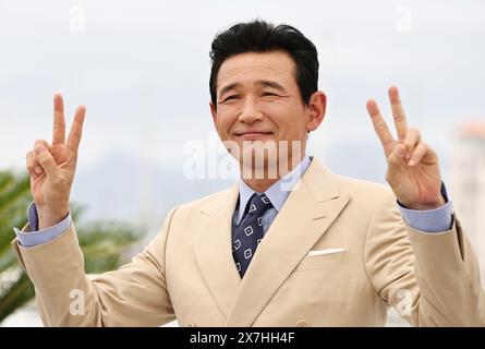 Cannes, Francia. 20 maggio 2024. L'attore Hwang Jung-min posa durante una chiamata fotografica per il film 'Veteran 2' al 77° Festival di Cannes, nel sud della Francia, 20 maggio 2024. Crediti: Gao Jing/Xinhua/Alamy Live News Foto Stock