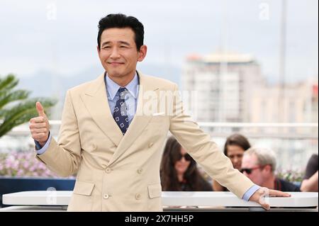 Cannes, Francia. 20 maggio 2024. L'attore Hwang Jung-min posa durante una chiamata fotografica per il film 'Veteran 2' al 77° Festival di Cannes, nel sud della Francia, 20 maggio 2024. Crediti: Gao Jing/Xinhua/Alamy Live News Foto Stock