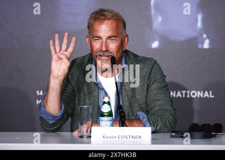 Cannes, Francia. 20 maggio 2024. Kevin Costner partecipa alla conferenza stampa " Horizon: An American Saga " al 77° Festival annuale di Cannes al Palais des Festivals il 20 maggio 2024 a Cannes, in Francia. (Foto di Beata Zawrzel/NurPhoto) credito: NurPhoto SRL/Alamy Live News Foto Stock