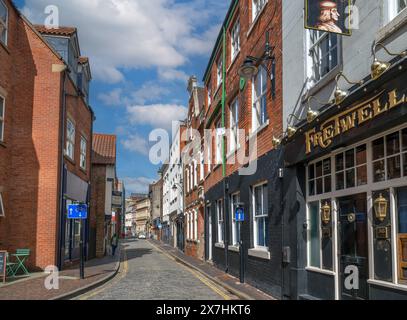 Vista da Scale Lane nella città vecchia, Kingston upon Hull, Yorkshire, Inghilterra, Regno Unito Foto Stock