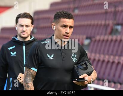 Tynecastle Park Edinburgh.Scotland.UK.18 maggio 2024 Hearts vs Rangers. Partita Cinch Premiership. James Tavernier, capitano dei Rangers arriva Tyneca Foto Stock