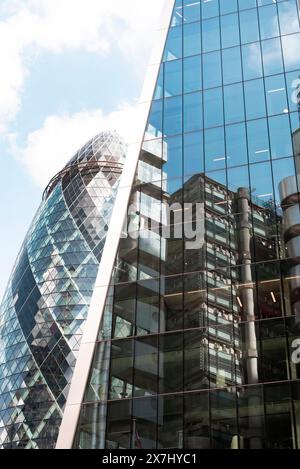 Londra, Regno Unito. 9 luglio 2022. Iconici edifici per uffici commerciali britannici nel quartiere finanziario di Londra, centro bancario ed economico dello United ki Foto Stock