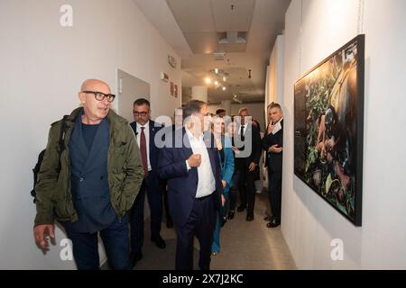 Milano, Italia. 20 maggio 2024. Da sinistra verso destra Gian Micalessin e Ignazio la RussaLuned&#xec;, 20 maggio, 2024. (Foto di Marco Ottico/Lapresse) inaugurazione del Premio Giornalismo Almerigo Grilz Mostra Milano, Italia - News lunedì 20 maggio 2024. (Foto di Marco otto/Lapresse) credito: LaPresse/Alamy Live News Foto Stock