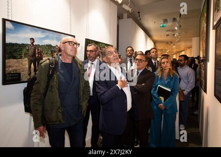 Milano, Italia. 20 maggio 2024. Da sinistra verso destra Gian Micalessin e Ignazio la RussaLuned&#xec;, 20 maggio, 2024. (Foto di Marco Ottico/Lapresse) inaugurazione del Premio Giornalismo Almerigo Grilz Mostra Milano, Italia - News lunedì 20 maggio 2024. (Foto di Marco otto/Lapresse) credito: LaPresse/Alamy Live News Foto Stock