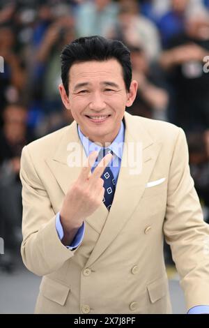 Cannes, Francia. 20 maggio 2024. Hwang Jung-min partecipa al Photocall Veteran 2 come parte del 77° Festival Internazionale di Cannes a Cannes, Francia, il 20 maggio 2024. Foto di Aurore Marechal/ABACAPRESS. COM credito: Abaca Press/Alamy Live News Foto Stock