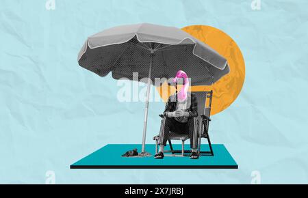 Godersi le vacanze estive collage art. Una persona con la testa rosa di fenicottero siediti su una sedia da spiaggia sotto un grande ombrellone, con vibrazioni estive. Design di forma astratta Foto Stock