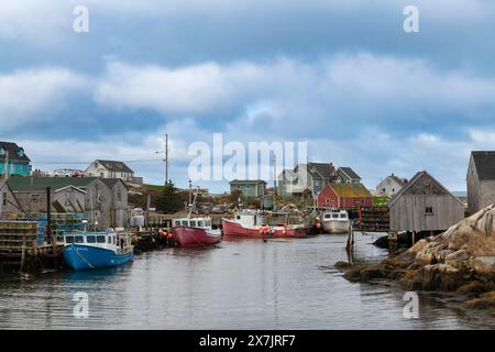 Peggy's Cove, nuova Scozia, Canada - 23 ottobre 2023: Veduta del villaggio di pescatori di Peggy's Cove, nel sud della nuova Scozia, Canada, con il porto e Foto Stock