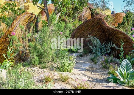 Londra, Regno Unito. 20 maggio 2024. The Freedom from torture Garden: A Sanctuary for Survivors Garden presso l'RHS Chelsea Flower Show, Royal Hospital Chelsea, Londra, Regno Unito. Crediti: LFP/Alamy Live News Foto Stock