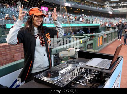 San Francisco, Stati Uniti. 13 maggio 2024. Il DJ Umami dei San Francisco Giants, Ieanna Cruz, suona i brani prima di una partita all'Oracle Park di San Francisco il 13 maggio 2024. (Foto di Jane Tyska/Bay area News Group/TNS/Sipa USA) credito: SIPA USA/Alamy Live News Foto Stock