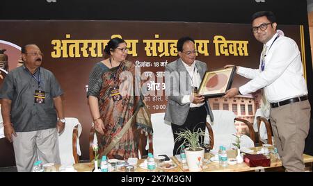 Patna, India. 19 maggio 2024. PATNA, INDIA - 19 MAGGIO: Il segretario capo del Bihar Brajesh Mehrotra viene onorato durante la giornata Internazionale del Museo presso l'Hotel Maurya il 18 maggio 2024 a Patna, India. (Foto di Santosh Kumar/Hindustan Times/Sipa USA ) credito: SIPA USA/Alamy Live News Foto Stock