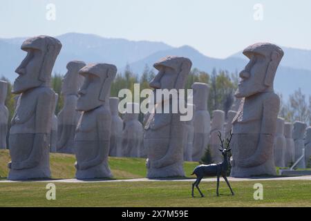 GIAPPONE - 1 MAGGIO 2024: Moai Heads, la statua nel cimitero Makomanai Takino a Sapporo, Giappone Foto Stock