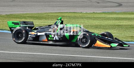 Il pilota IndyCar Romain Grosjean gareggia nel Gran Premio di Indianapolis con la vettura numero 77 di Juncos Hollinger Racing. Foto Stock