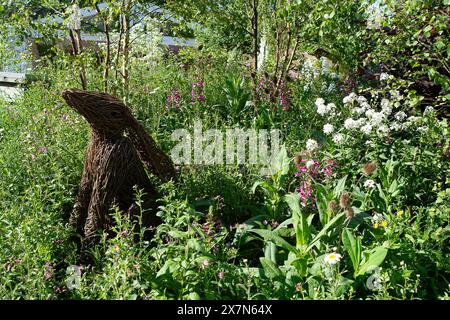 Londra, Regno Unito. 20 maggio 2024. Il Friendship Garden commemora RHS Britain in occasione del 60° anniversario di Bloom al RHS Chelsea Flower Show di Londra. Crediti: Maureen McLean/Alamy Live News Foto Stock