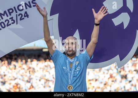 Manchester, Regno Unito. 19 maggio 2024. PEP Guardiola manager del Manchester City celebra la vittoria del campionato durante la partita di Premier League Manchester City vs West Ham United all'Etihad Stadium, Manchester, Regno Unito, 19 maggio 2024 (foto di Mark Cosgrove/News Images) a Manchester, Regno Unito il 5/19/2024. (Foto di Mark Cosgrove/News Images/Sipa USA) credito: SIPA USA/Alamy Live News Foto Stock