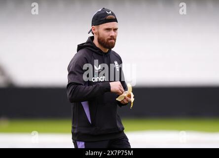 Phil Salt dell'Inghilterra durante una sessione di reti a Headingley, Leeds, in vista della prima partita dell'International T20 di mercoledì. Data foto: Martedì 21 maggio 2024. Foto Stock