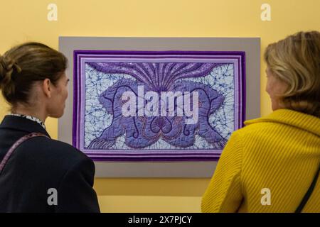 Londra, Regno Unito. 21 maggio 2024. 'The Crowning', 1983, in anteprima di 'Revelations', una nuova mostra alla Serpentine North Gallery, dell'artista americana Judy Chicago. La mostra si svolge dal 23 maggio al 1° settembre 2024. Crediti: Stephen Chung / Alamy Live News Foto Stock