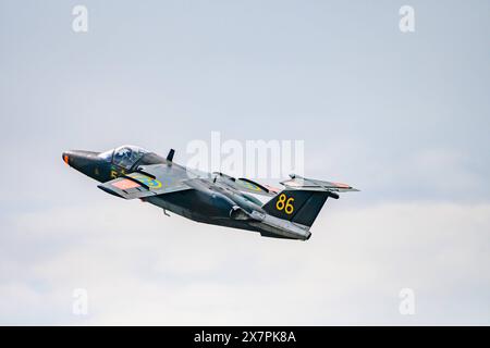 hoersching, austria, 21 maggio 2024, saab sk 60 velivoli dell'aeronautica militare svedese, *** hoersching, österreich, 21. mai 2024, saab sk 60 luftfahrzeug der schwedischen luftwaffe, Copyright: xx Foto Stock