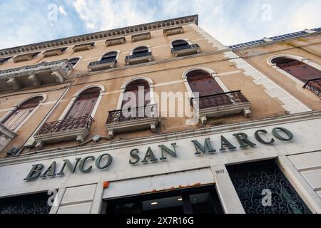 Venezia, Provincia di Venezia, regione Veneto, Italia. Filiale del Banco San Marco a Rio Tera S. Leonardo 1906. Venezia è un sito patrimonio dell'umanità dell'UNESCO. Foto Stock