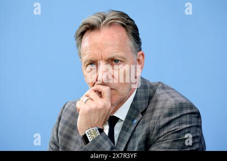 Holger Muench, Praesident des Bundeskriminalamtes BKA, PK zu - Fallzahlen fuer die politisch motivierte Kriminalitaet PMK 2023 , DEU, Berlino, 21.05.2024 *** Holger Muench, Presidente dell'Ufficio federale di polizia criminale BKA , PK sui numeri dei casi per reati politicamente motivati PMK 2023 , DEU, Berlino, 21 05 2024 Foto Stock