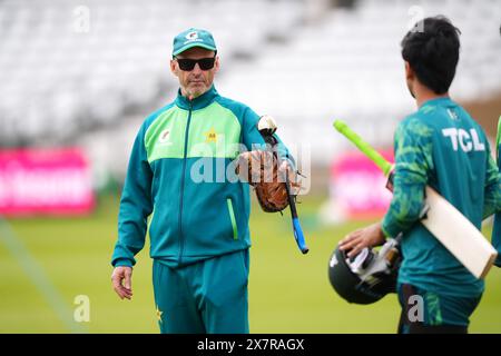 L'allenatore pakistano Gary Kirsten durante una sessione di reti a Headingly, Leeds, in vista della prima partita dell'International T20 di mercoledì. Data foto: Martedì 21 maggio 2024. Foto Stock