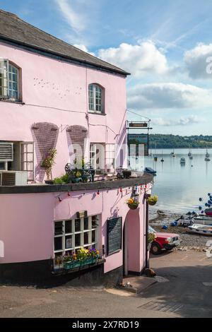 Inghilterra, Devon, Dittisham, il Quay con il 'Ferry Boat Inn' Public House Foto Stock