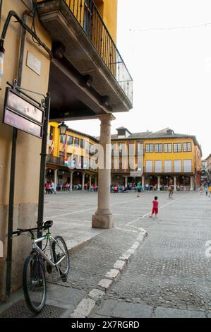 Piazza Principale. A Tordesillas, provincia di Valladolid, Castilla Leon, Spagna. Foto Stock