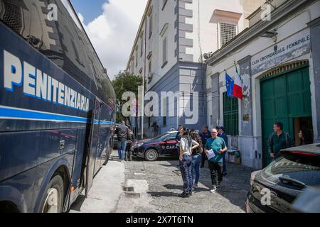 Italia: Campi Flegrei, bradisismo Penitenziari, evacuano i detenuti presenti nel carcere femminile di Pozzuoli a seguito delle scosse sismiche registrate, a Napoli, 21 maggio 2024. ABPH1344 Copyright: XAntonioxBalascox Foto Stock