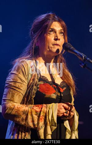 Agnes Jaoui, attrice e cantante francese, suona dal vivo a Bruxelles nel 2016 | l'actrice, chanteuse, interprete francaise Agnes Jaoui en Concert au Theatre 1 Foto Stock