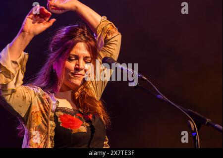 Agnes Jaoui, attrice e cantante francese, suona dal vivo a Bruxelles nel 2016 | l'actrice, chanteuse, interprete francaise Agnes Jaoui en Concert au Theatre 1 Foto Stock