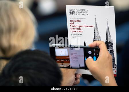 Roma, Italia. 19 maggio 2024. Italia, Roma, Vaticano, 2024/5/21.Convegno internazionale per celebrare i "100 anni dal Concilium Sinense: Tra storia e presente", in occasione del primo Concilio della Chiesa Cattolica in Cina, organizzato dalla Pontificia Università Urbaniana di Roma . Fotografia di ALESSIA GIULIANI / Catholic Press Photo Credit: Agenzia fotografica indipendente / Alamy Live News Foto Stock