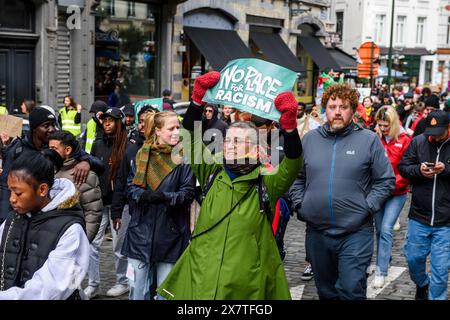 Dimostrazione contro il razzismo e la sciriminazione. ong, associazioni o sindacati cammineranno con | manifestation contre le racisme et la Discrimination. Foto Stock