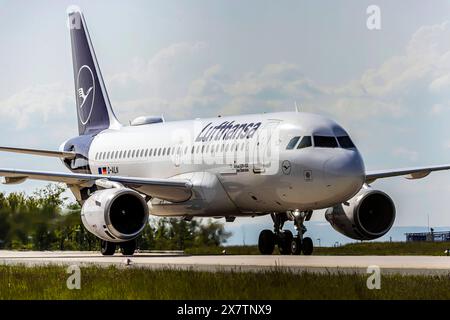 Flughafen Francoforte, Fraport mit Flugzeug. REGISTRIERUNG: D-AILN, LUFTHANSA, AIRBUS A319-100. // 30.04.2024: Francoforte sul meno, Assia, Germania *** Aeroporto di Francoforte, Fraport con immatricolazione degli aeromobili D AILN, LUFTHANSA, AIRBUS A319 100 30 04 2024 Francoforte sul meno, Assia, Germania Foto Stock