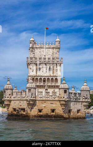 La Torre di Belém (Torre de Belem) costruita nel 1514-1520 a Lisbona, in Portogallo, la riva N del fiume Tago, in stile manuelino dall'architetto portoghese Foto Stock