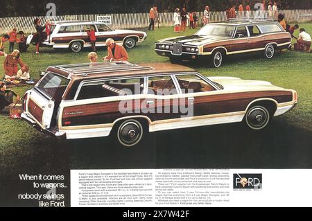 1971 FORD LTD COUNTRY SQUIRE AD Foto Stock